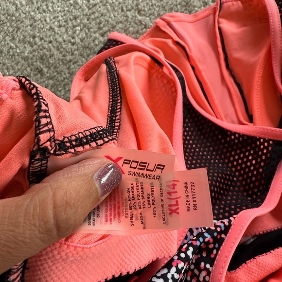 Women’s size XL Zero Xposur swim top with zippered front and sewn in pads - Picture 6 of 6